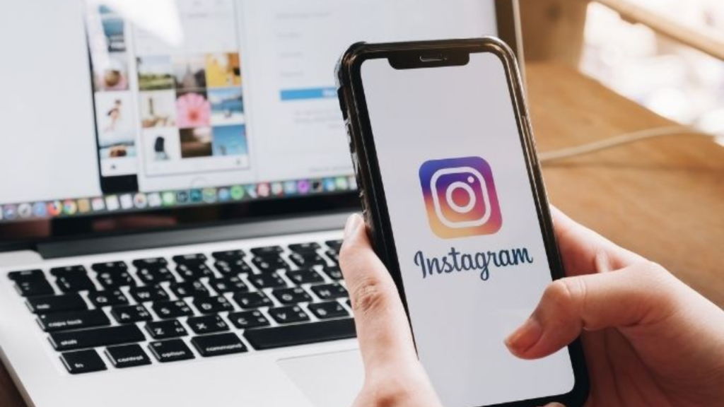 5 Ciri-Ciri Penipuan Online di Instagram & Cara Melaporkannya